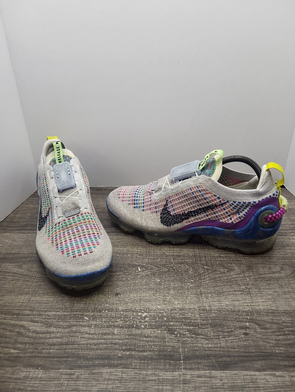 Nike Air VaporMax Flyknit Shoes Mens Size 8.5 Multicolor FlyEase CJ6740-001